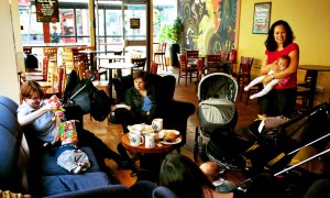 breastfeeding in public supported by starbucks